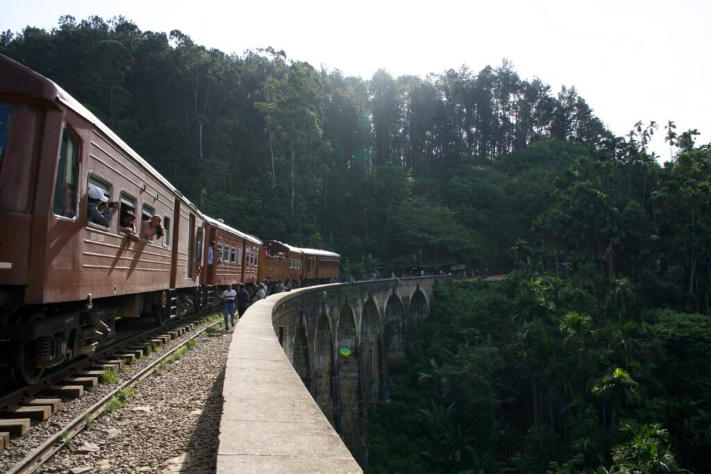 Nine arches bridge ella sri lanka