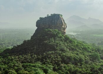 Look, That’s Sigiriya’s Lion Rock Across This Hotel Pool in Sri Lanka!